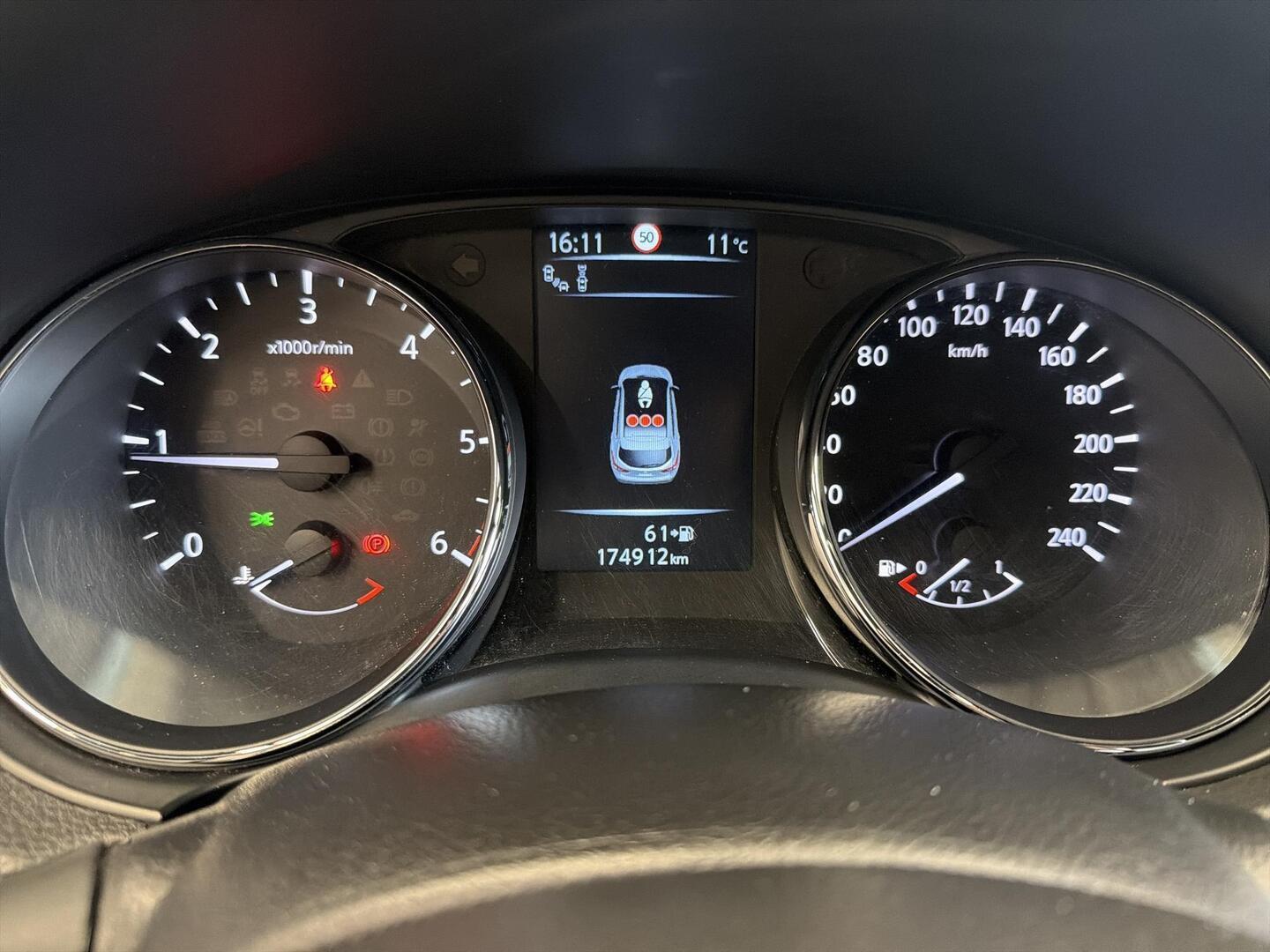NISSAN Qashqai 2017