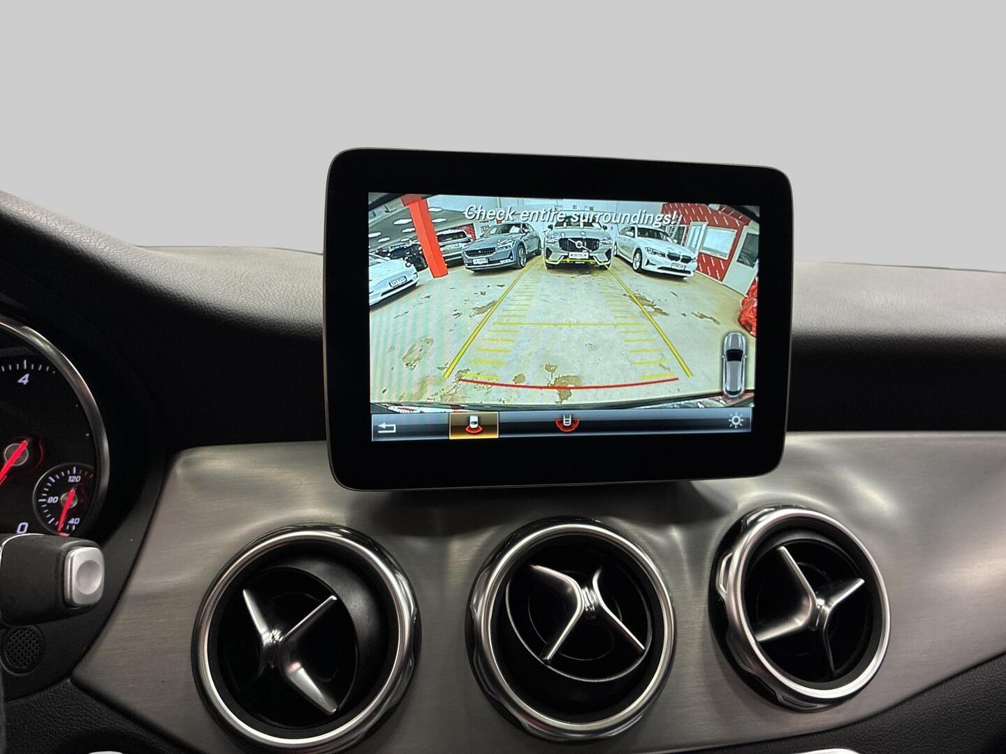 MERCEDES-BENZ GLA 2017