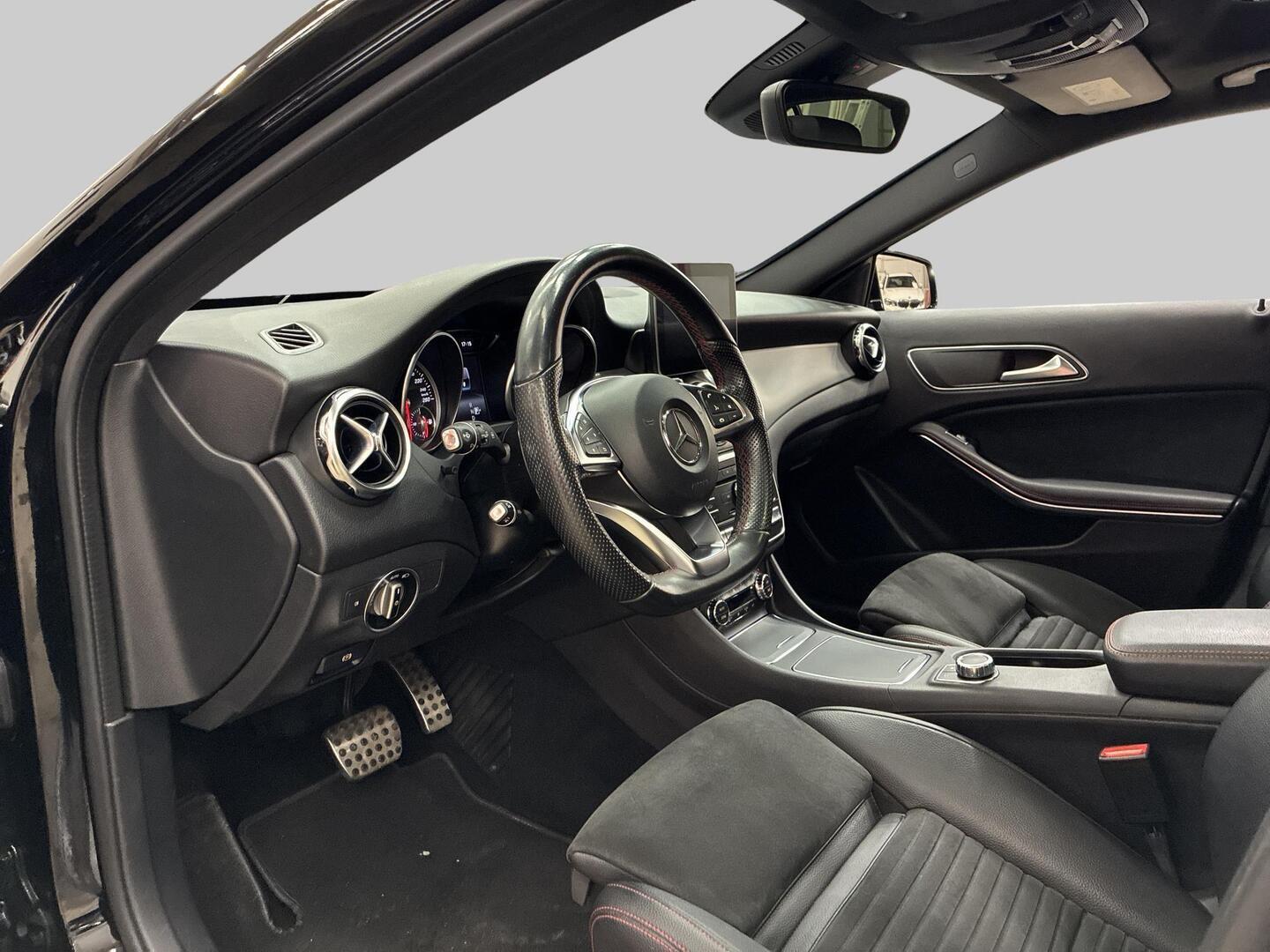 MERCEDES-BENZ GLA 2017