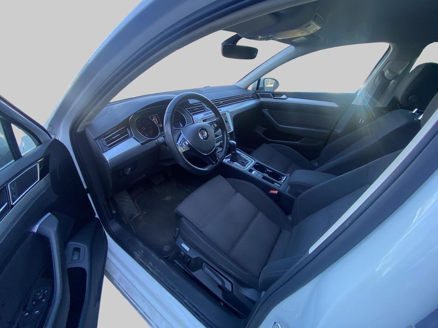 VOLKSWAGEN Passat 2018