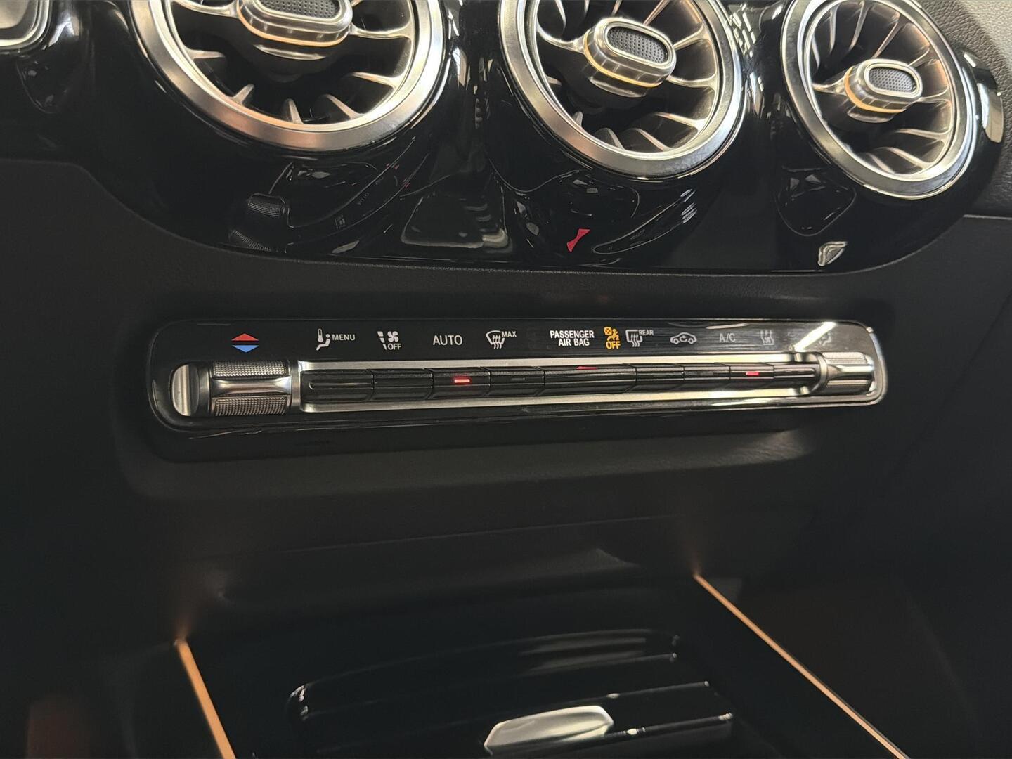 MERCEDES-BENZ B 2021