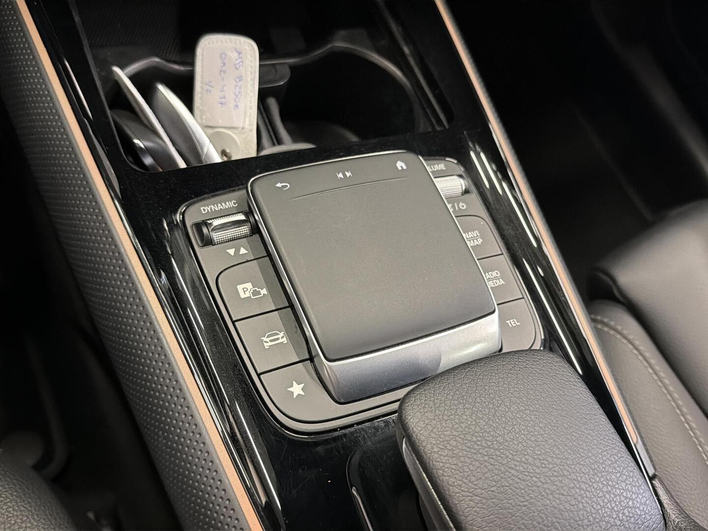 MERCEDES-BENZ B 2021