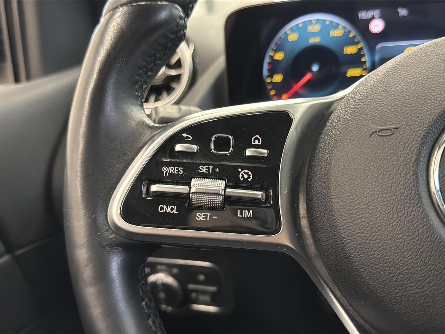 MERCEDES-BENZ B 2021