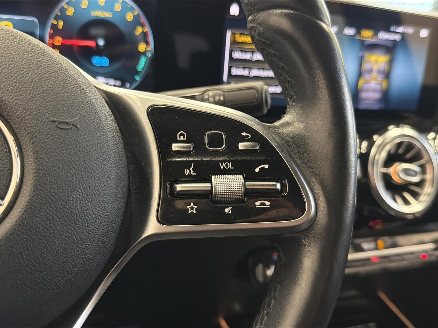 MERCEDES-BENZ B 2021