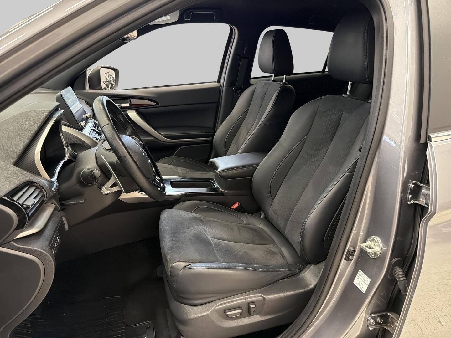 MITSUBISHI ECLIPSE CROSS 2023