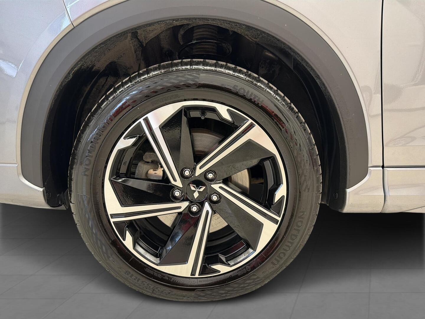 MITSUBISHI ECLIPSE CROSS 2023