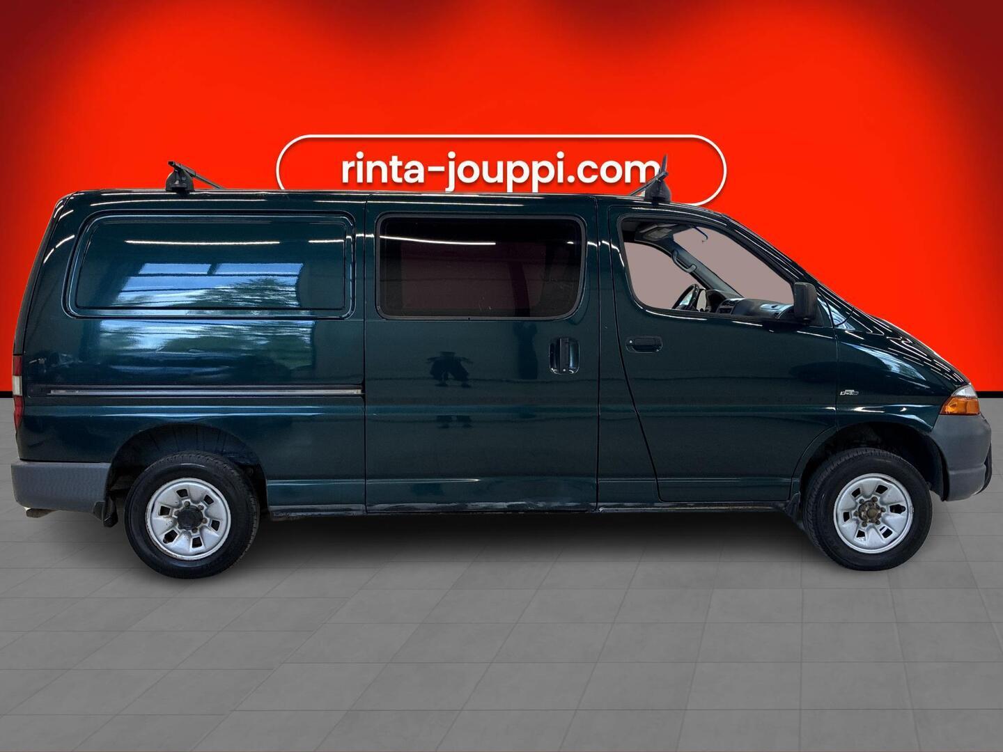 TOYOTA Hiace 2005