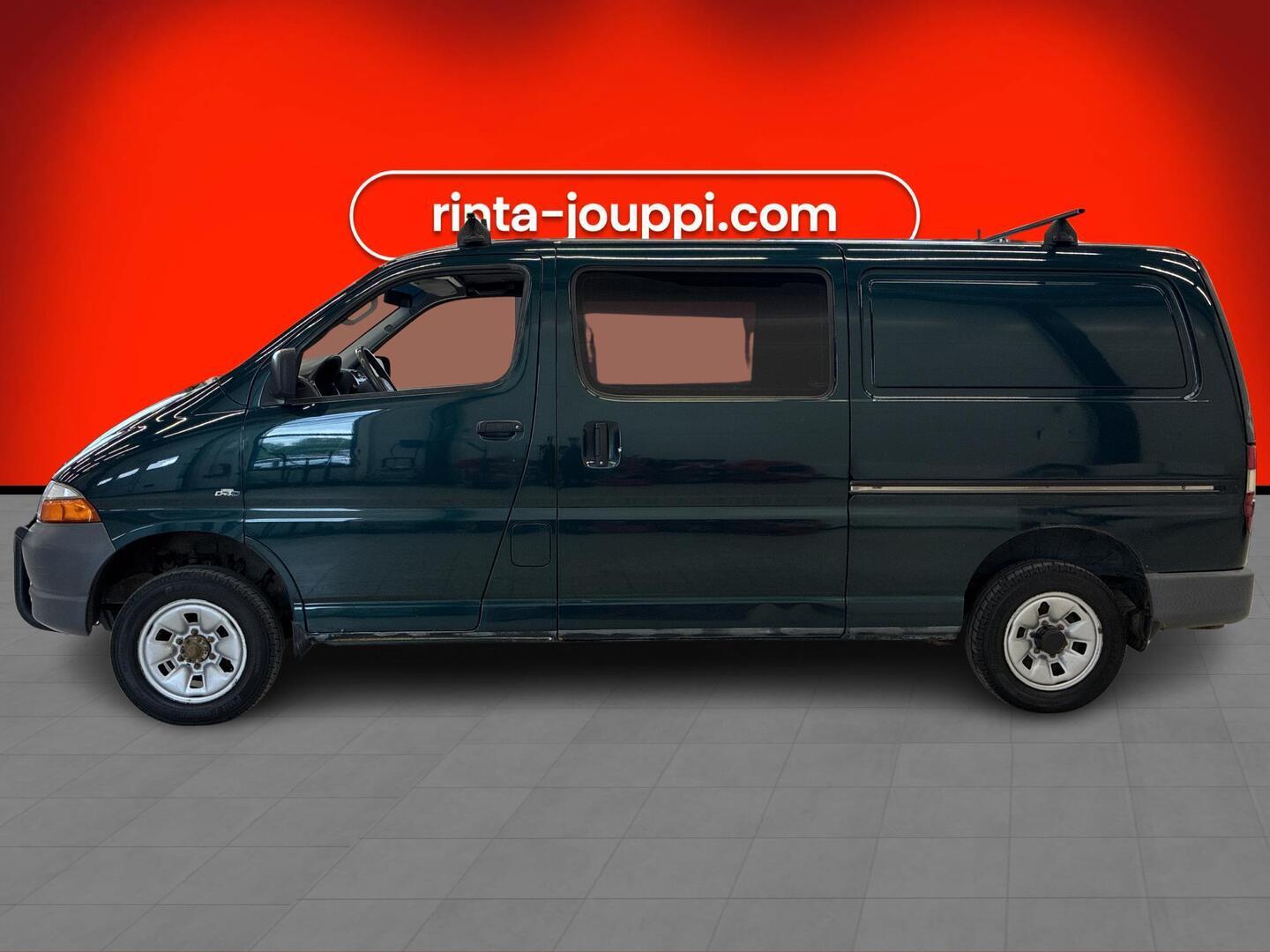 TOYOTA Hiace 2005
