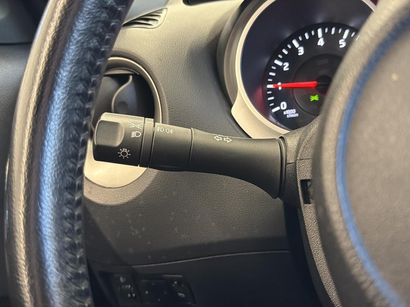 NISSAN Juke 2012
