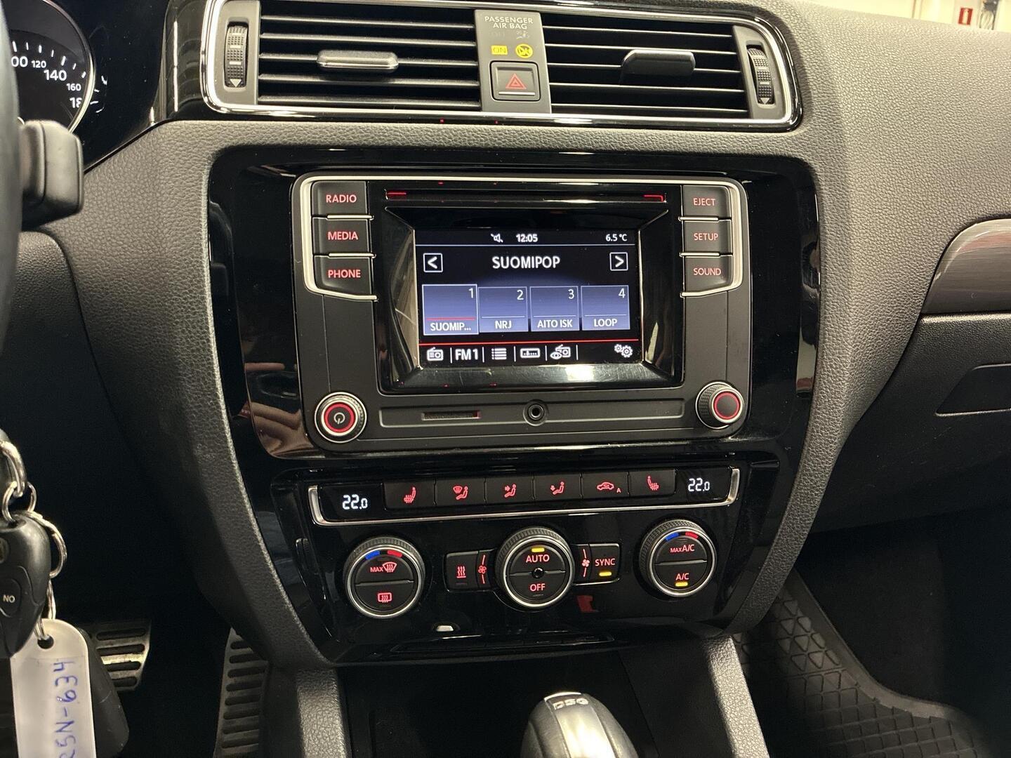 VOLKSWAGEN Jetta 2016