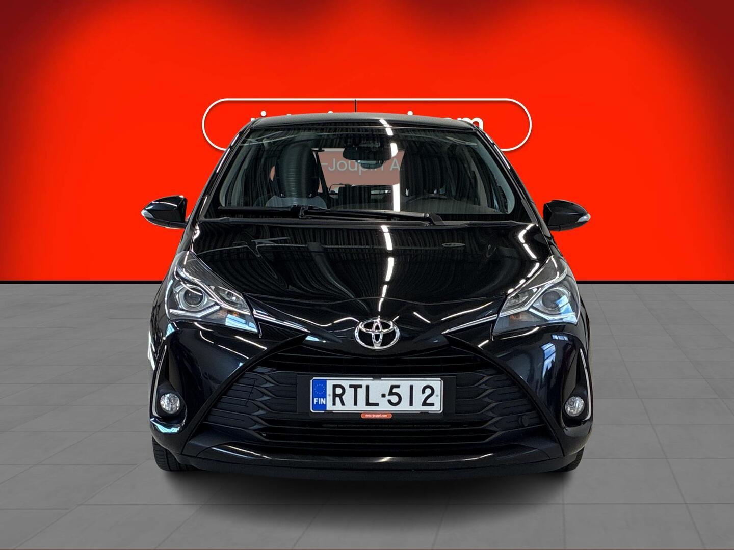 TOYOTA Yaris 2017