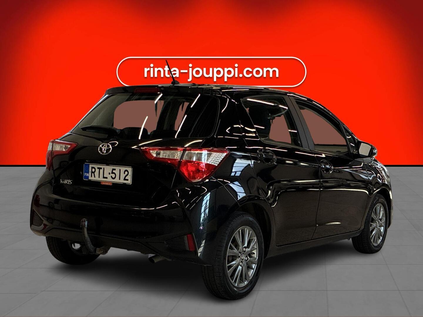TOYOTA Yaris 2017