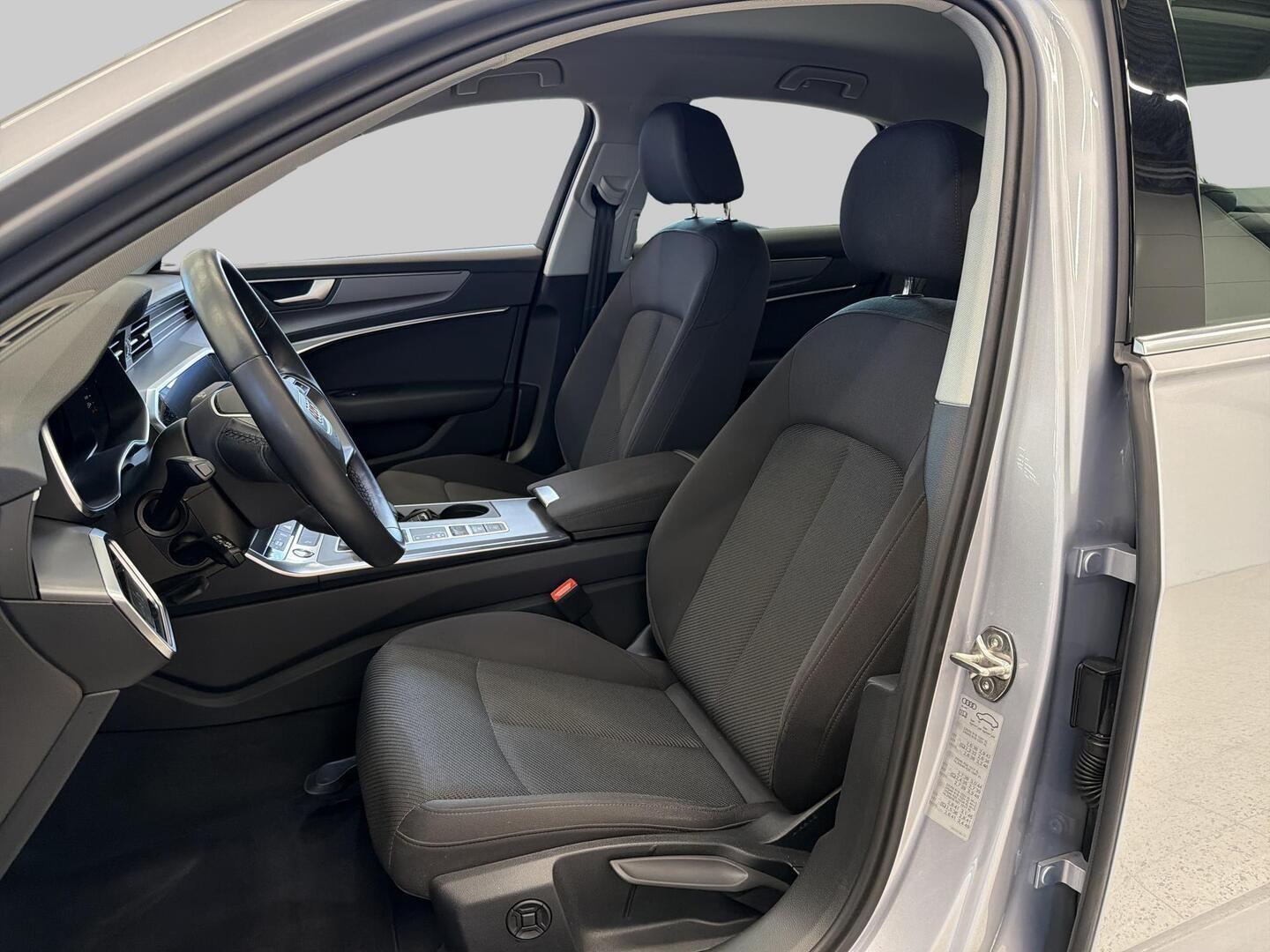 AUDI A6 2023