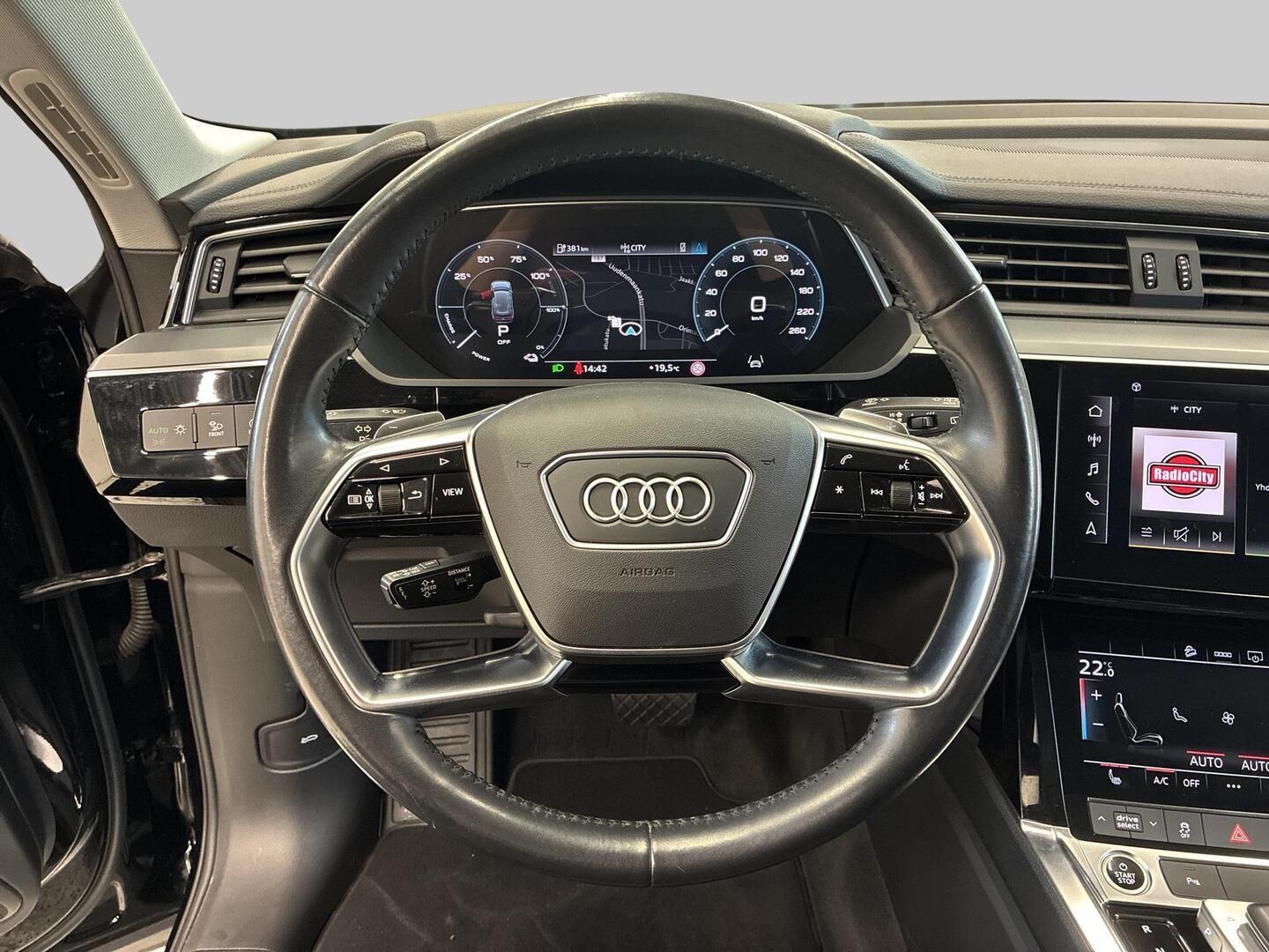 AUDI e-tron 2021