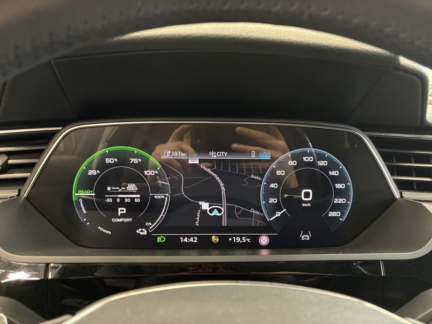 AUDI e-tron 2021