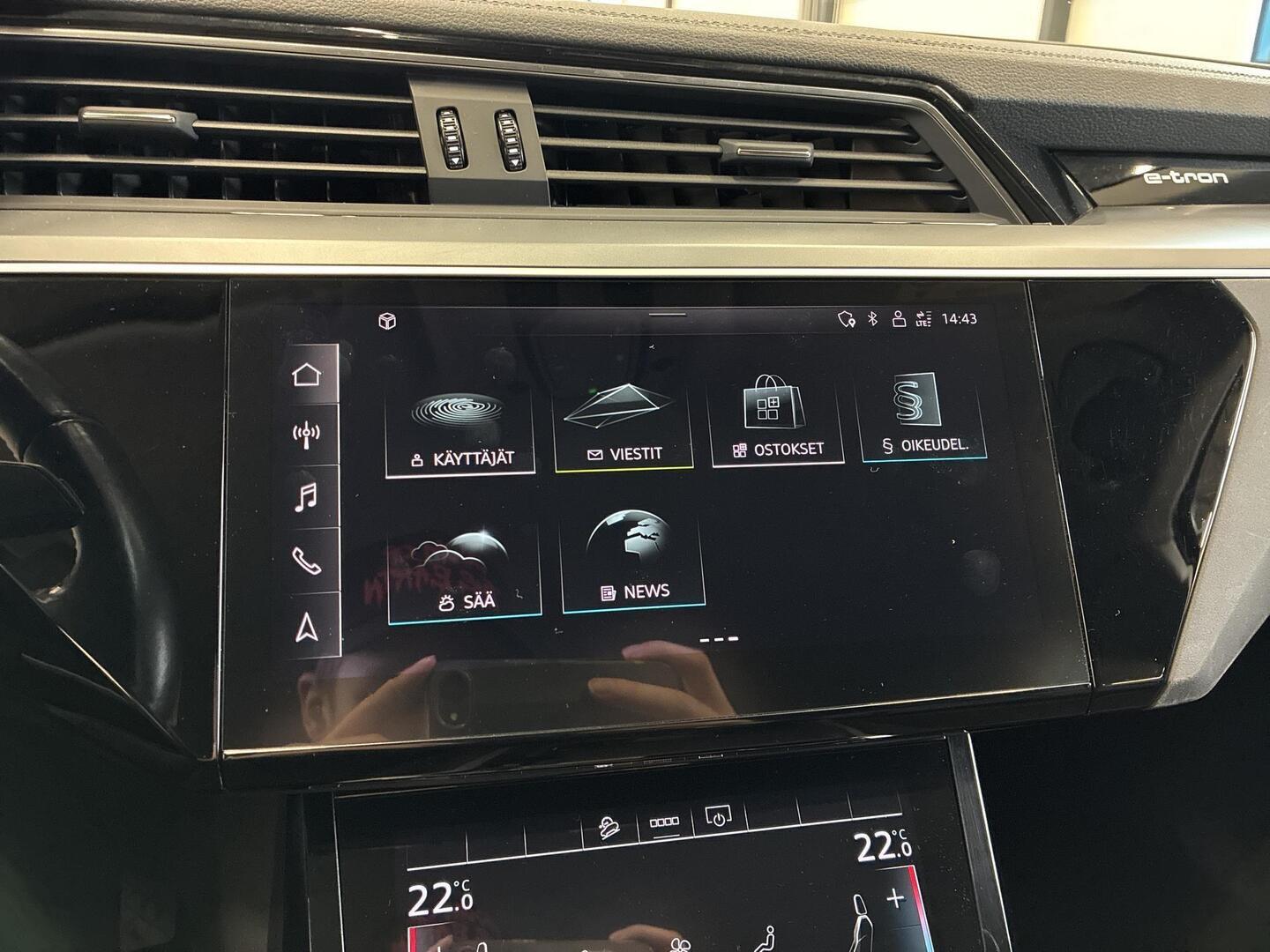 AUDI e-tron 2021
