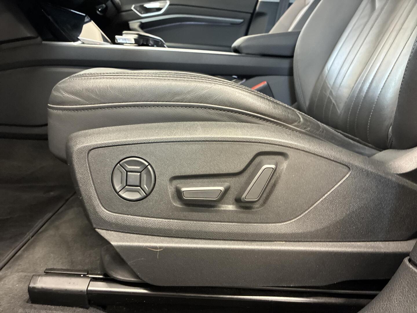 AUDI e-tron 2021