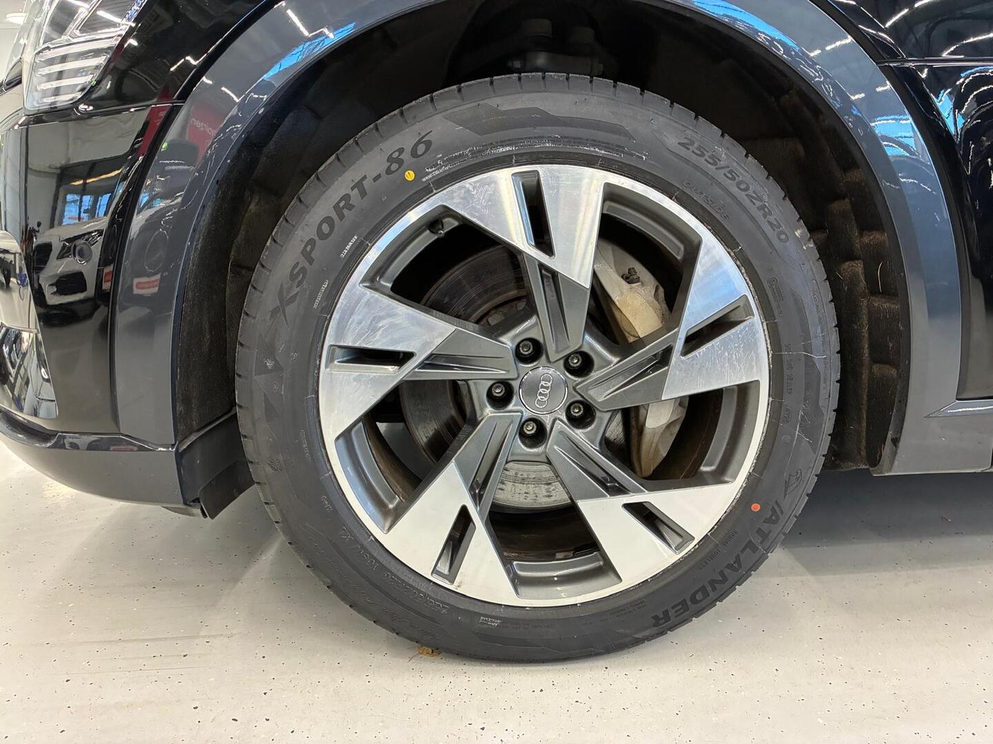 AUDI e-tron 2021