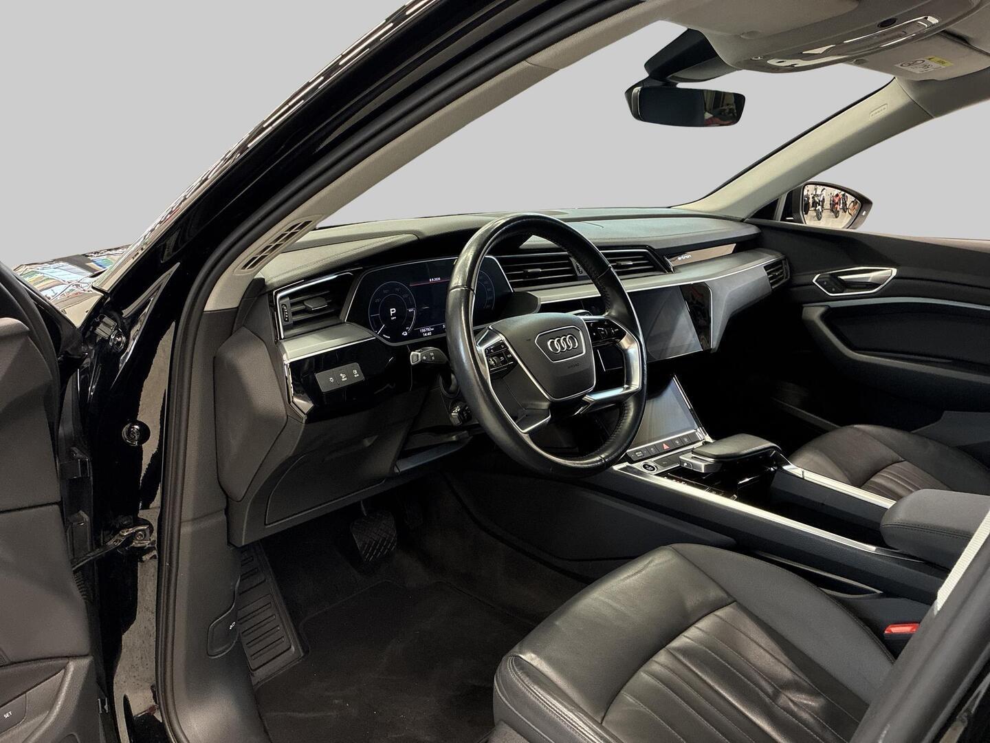 AUDI e-tron 2021