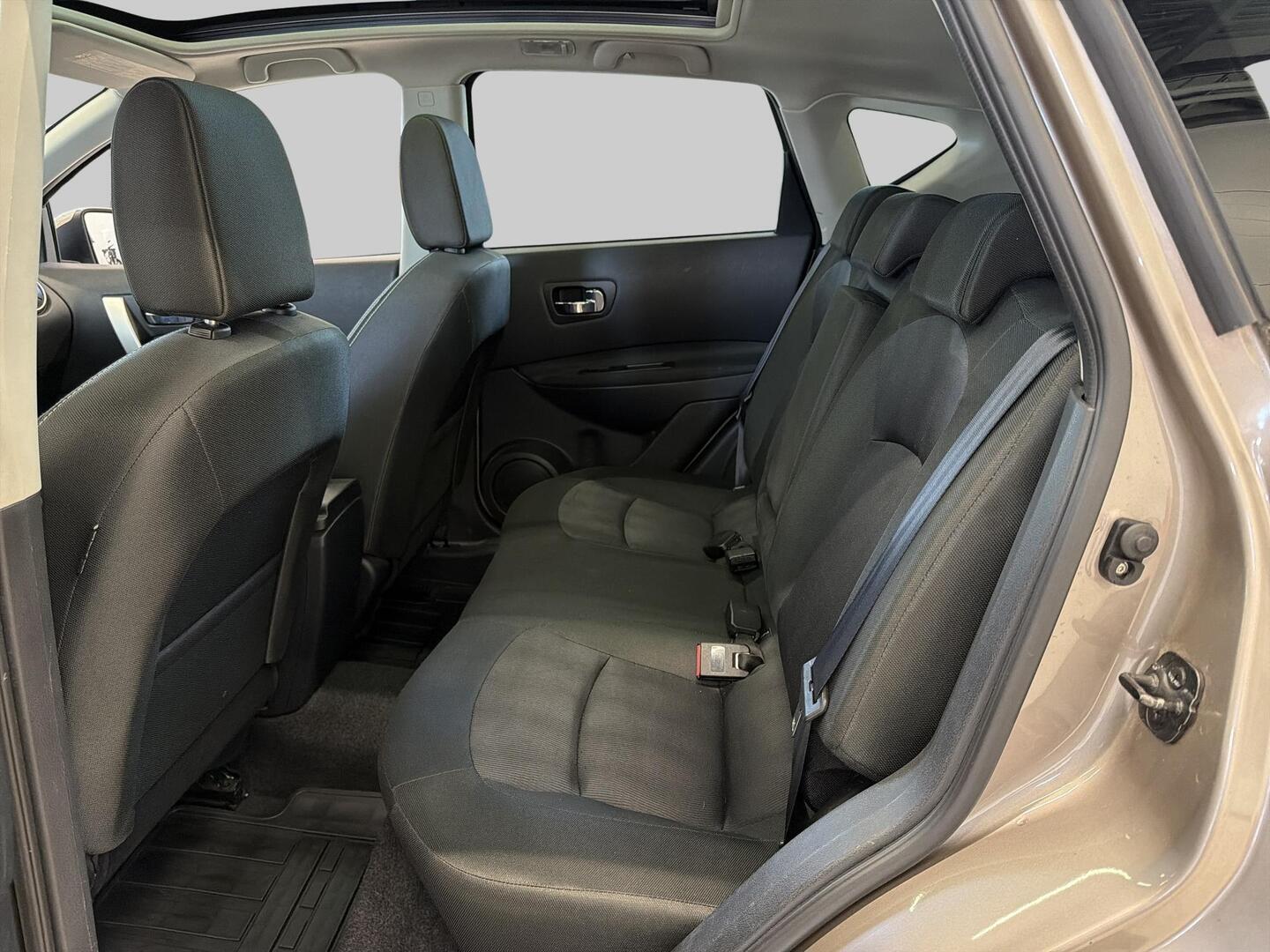 NISSAN Qashqai 2012