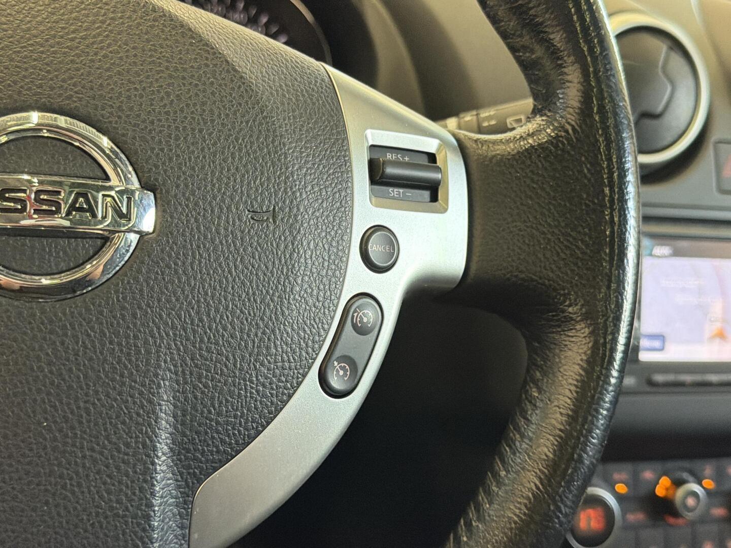 NISSAN Qashqai 2012