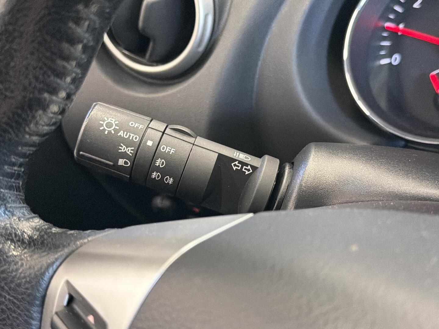 NISSAN Qashqai 2012