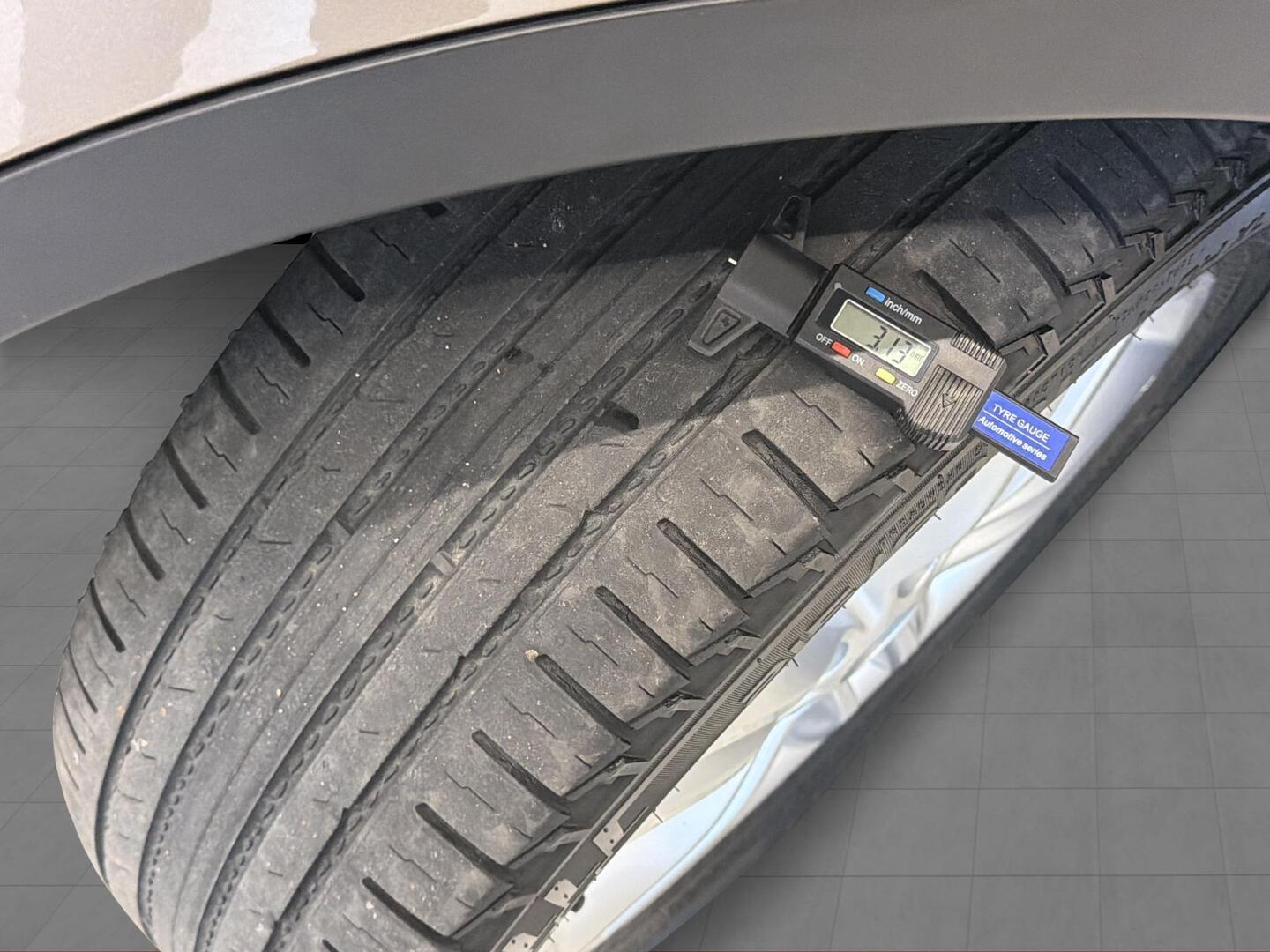 NISSAN Qashqai 2012