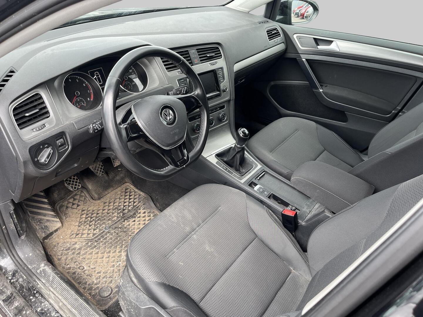 VOLKSWAGEN Golf 2014