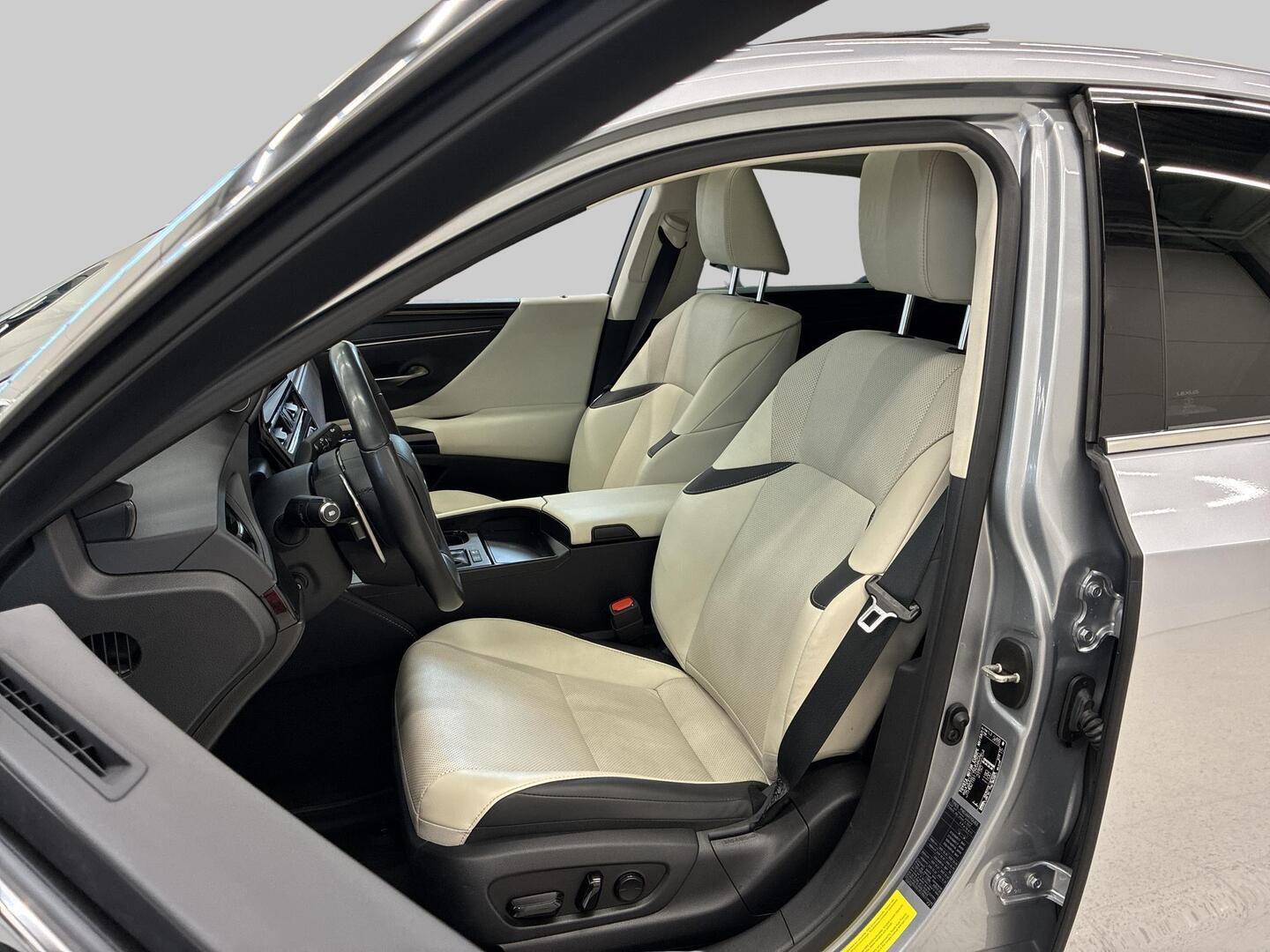 LEXUS ES 2024