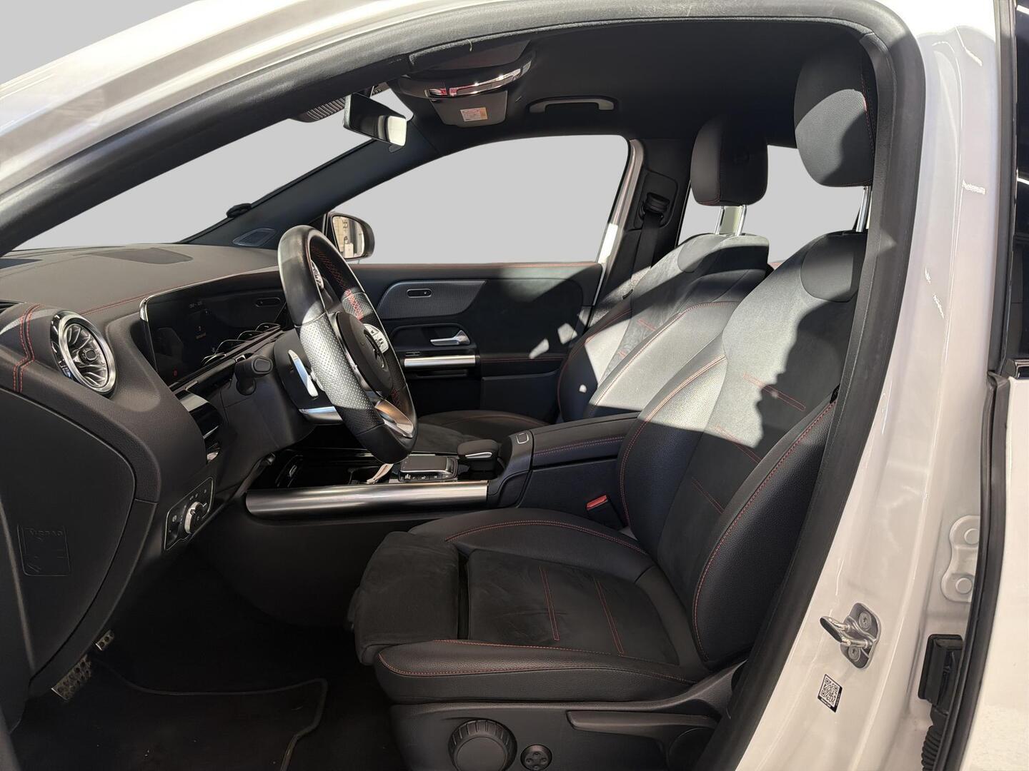 MERCEDES-BENZ EQA 2023