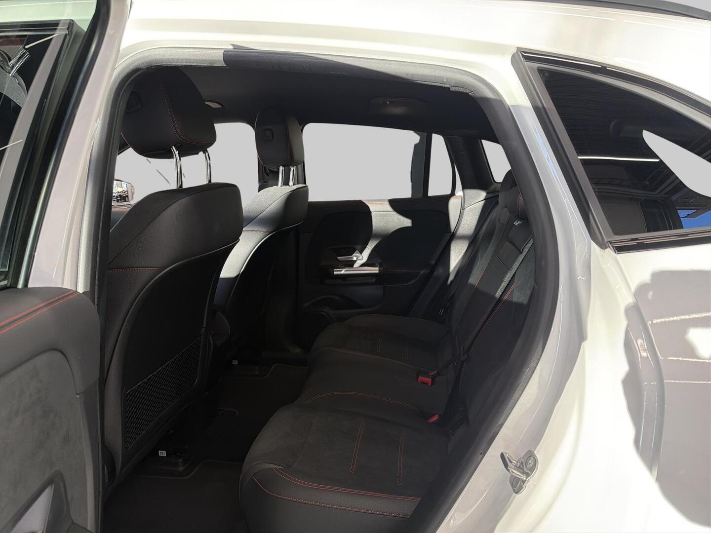 MERCEDES-BENZ EQA 2023