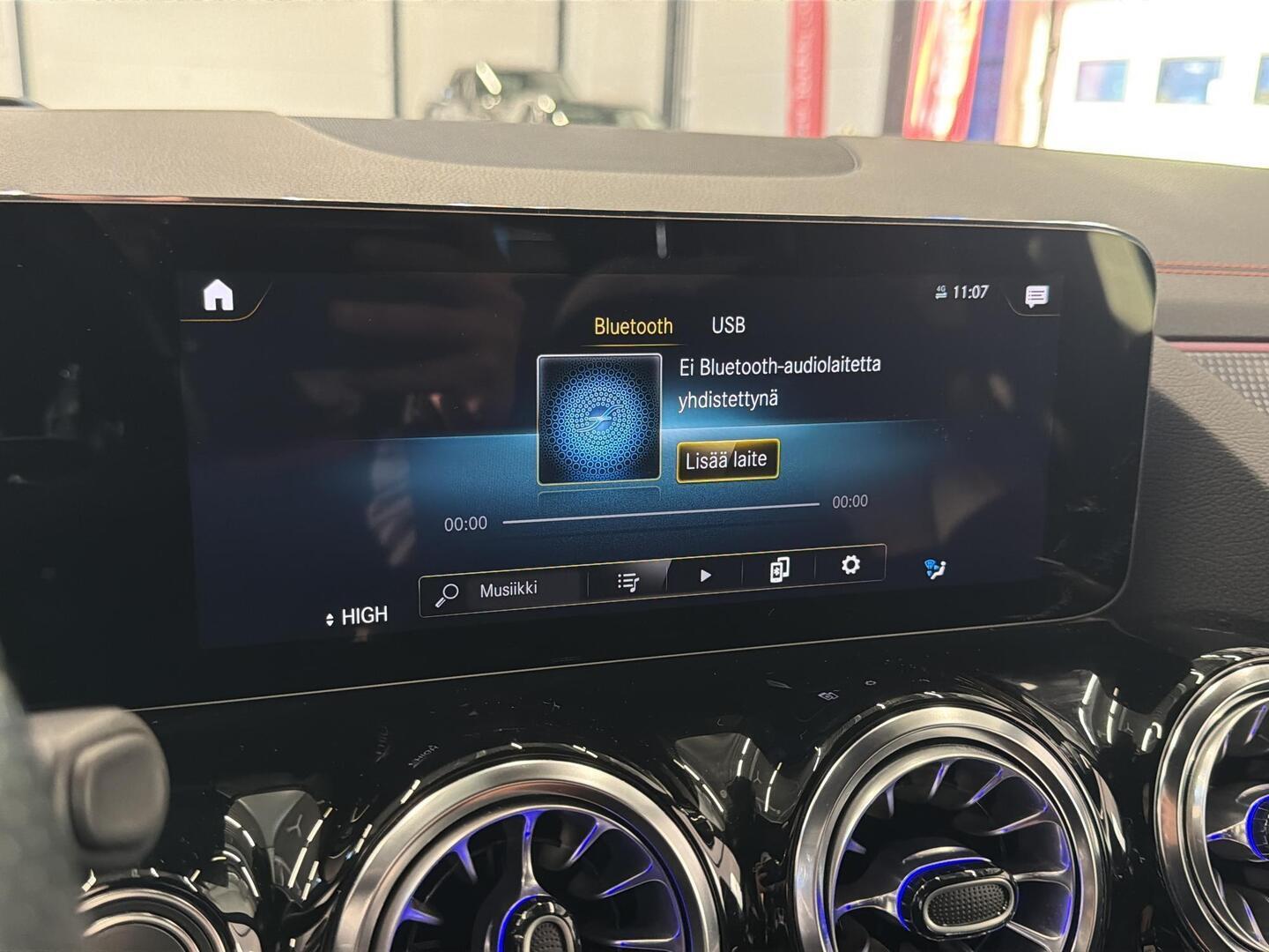 MERCEDES-BENZ EQA 2023