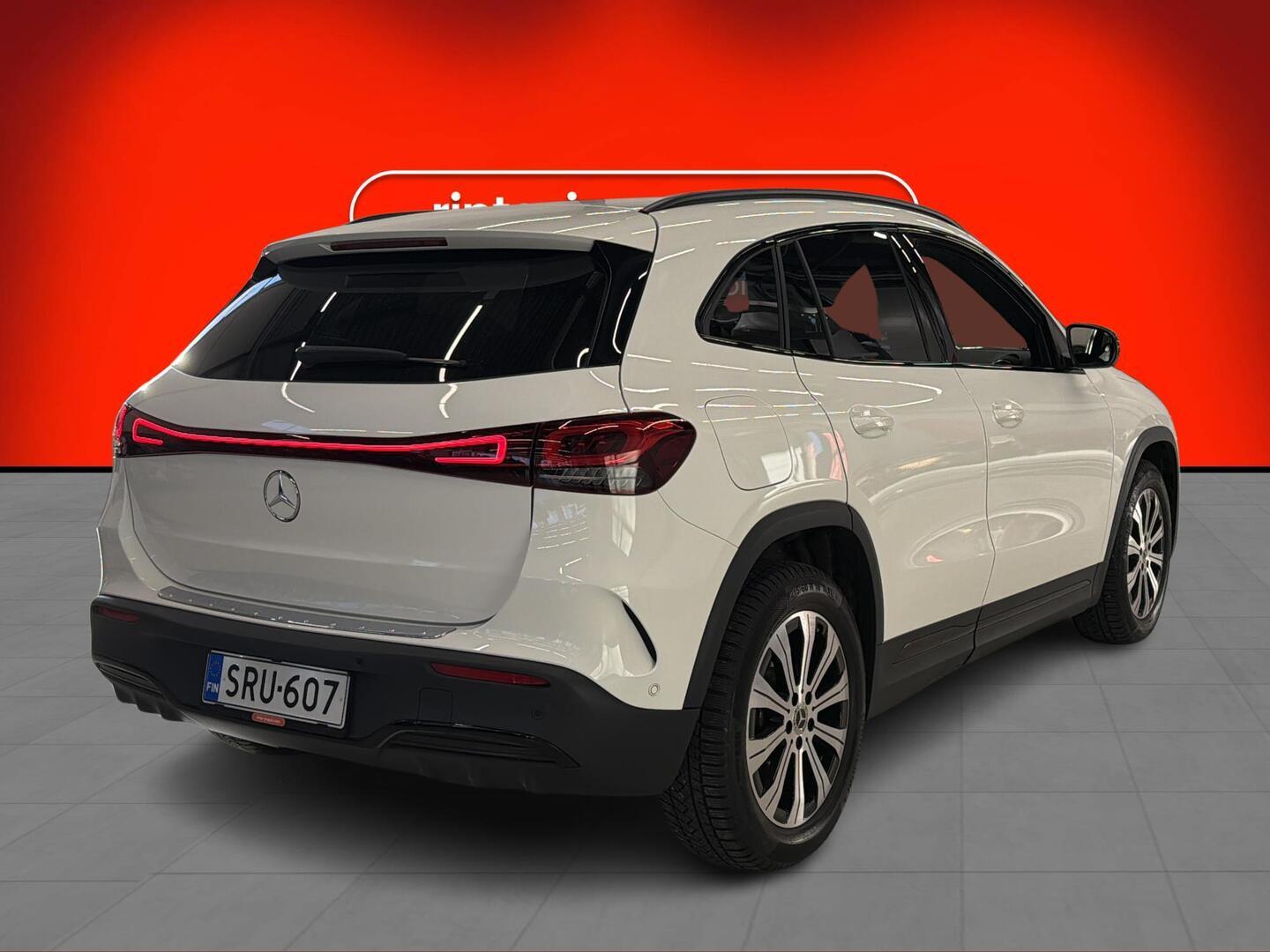 MERCEDES-BENZ EQA 2023