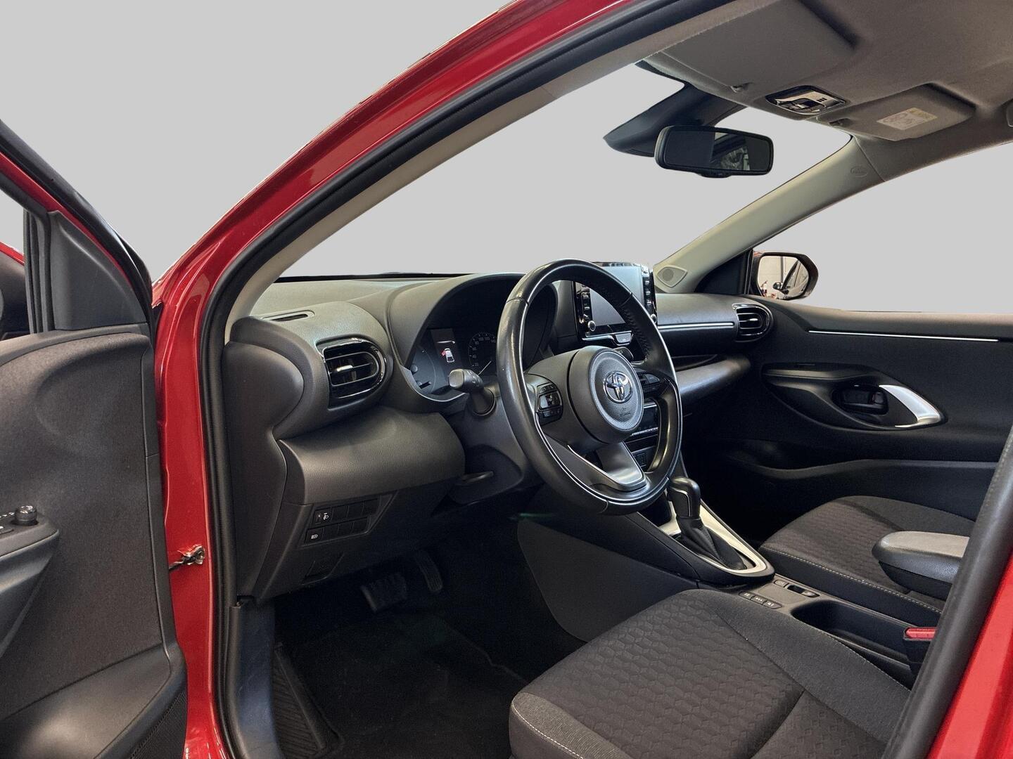 TOYOTA Yaris 2023