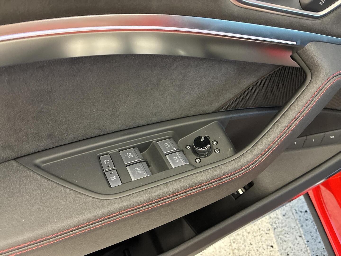 AUDI Q8 E-TRON 2024