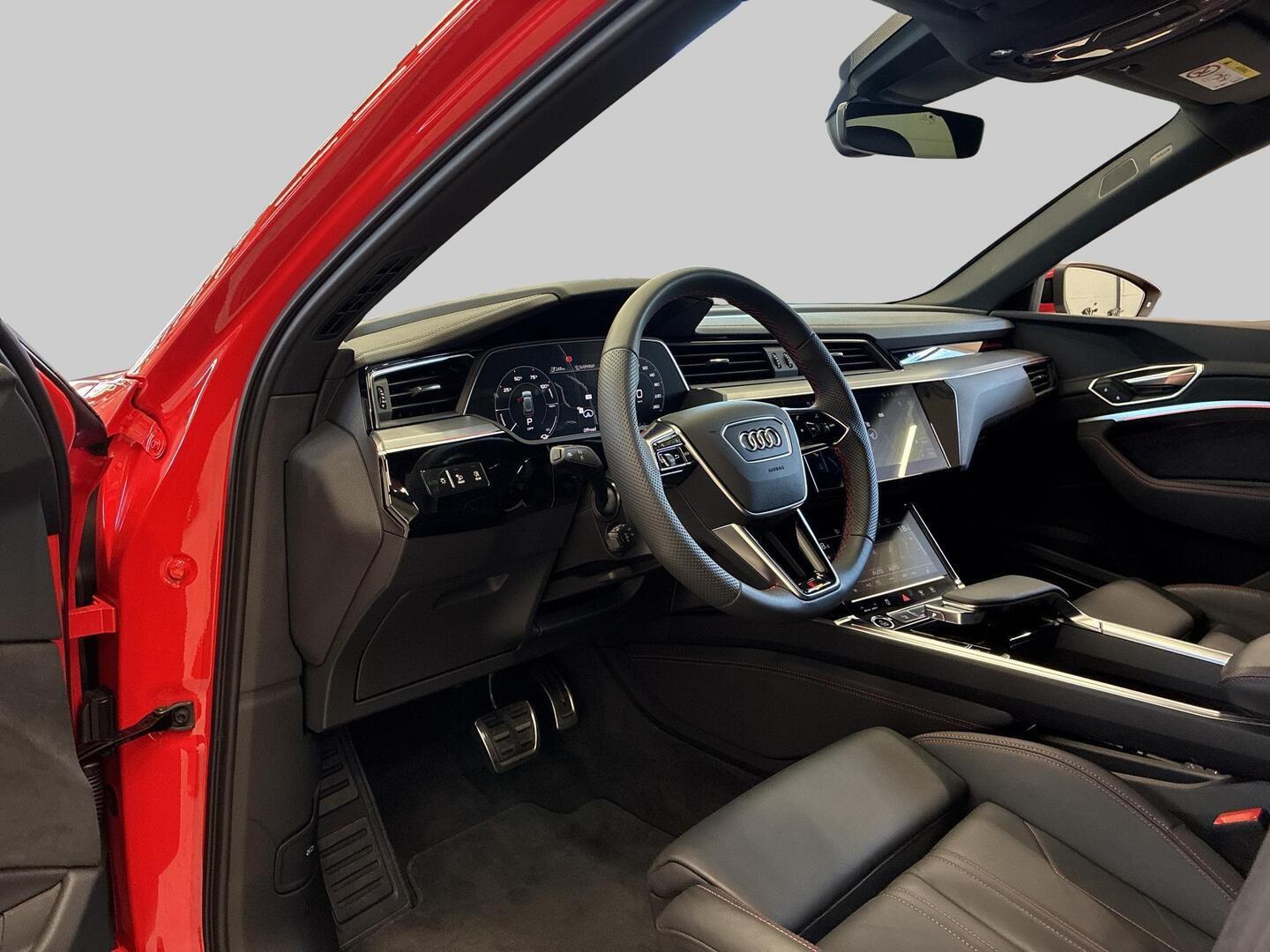 AUDI Q8 E-TRON 2024