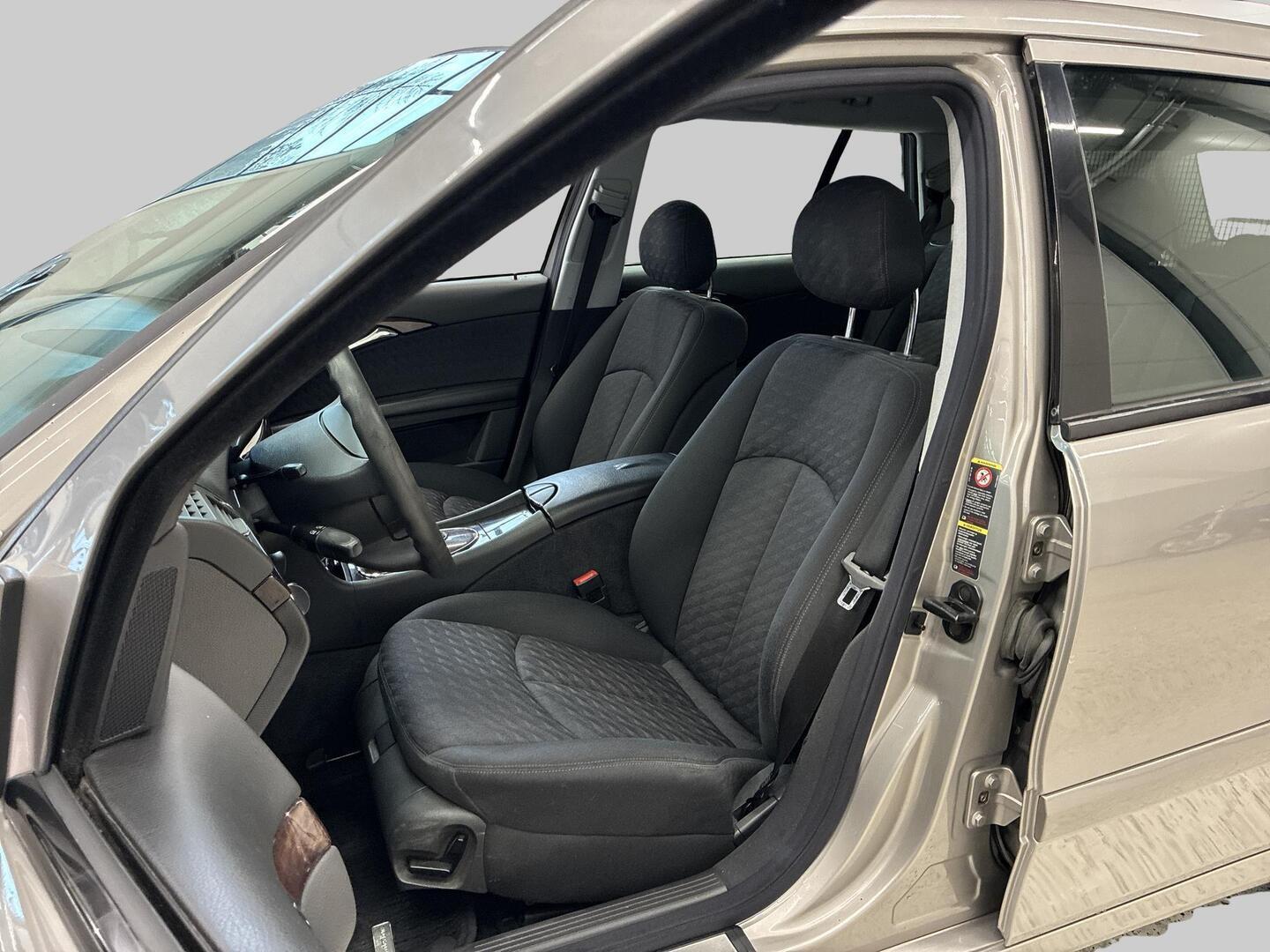 MERCEDES-BENZ E 2006