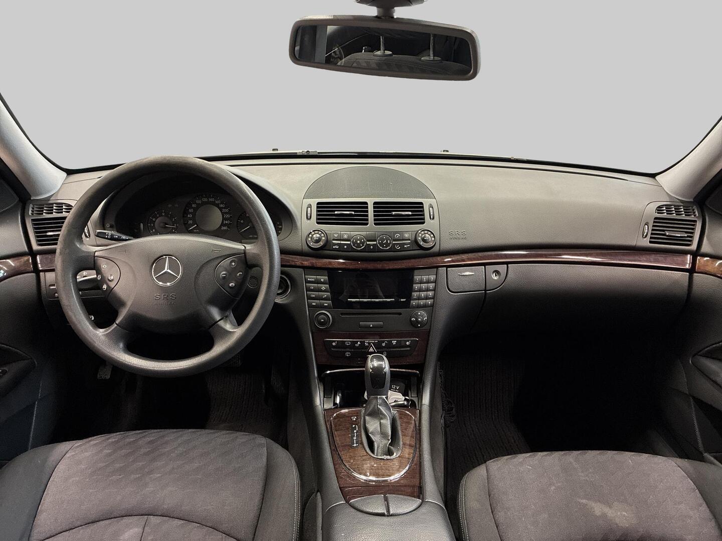 MERCEDES-BENZ E 2006