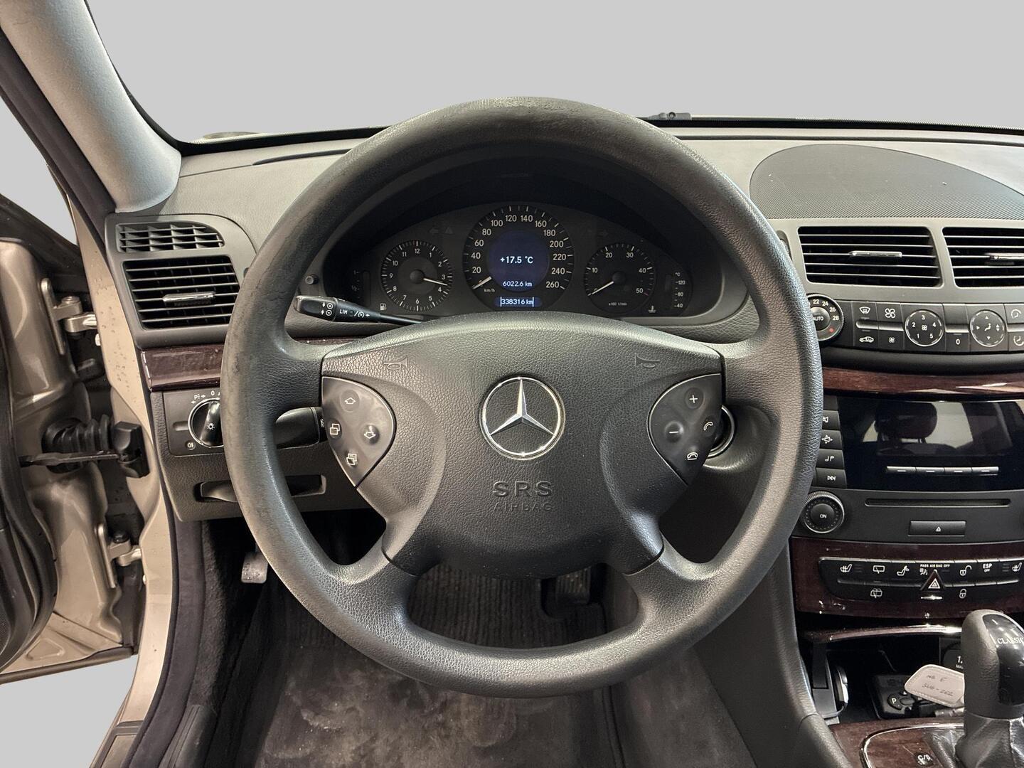 MERCEDES-BENZ E 2006