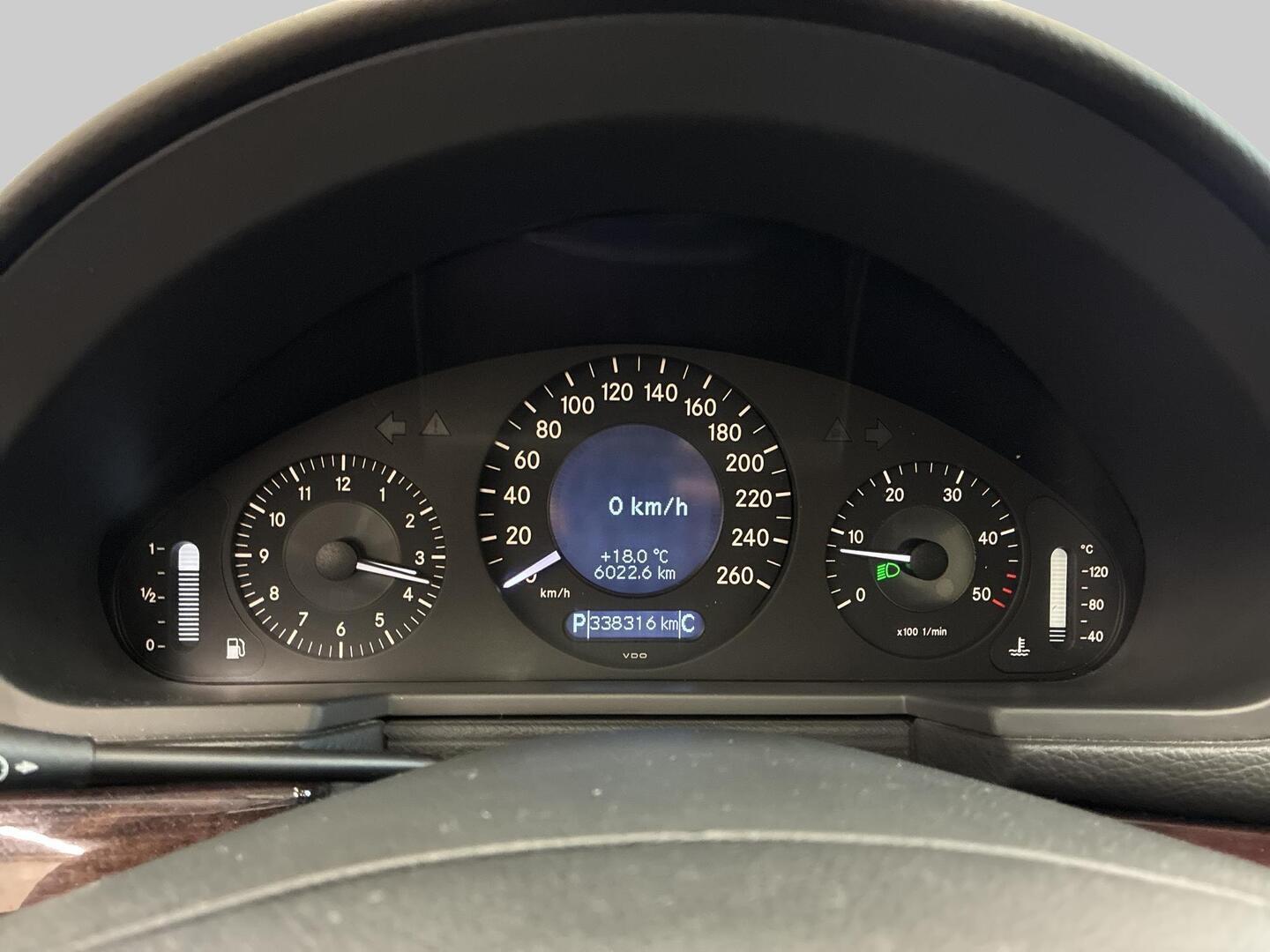 MERCEDES-BENZ E 2006