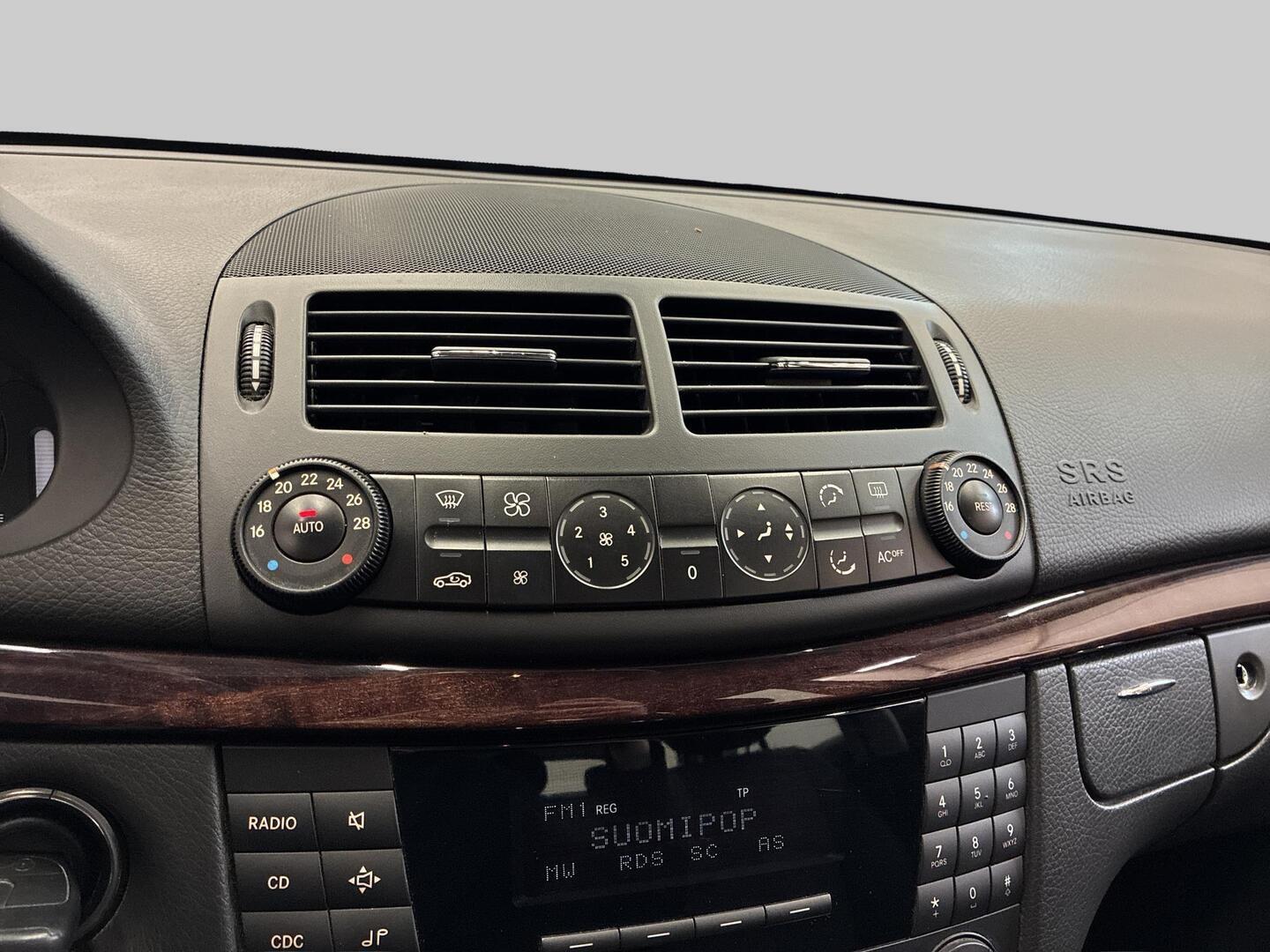 MERCEDES-BENZ E 2006