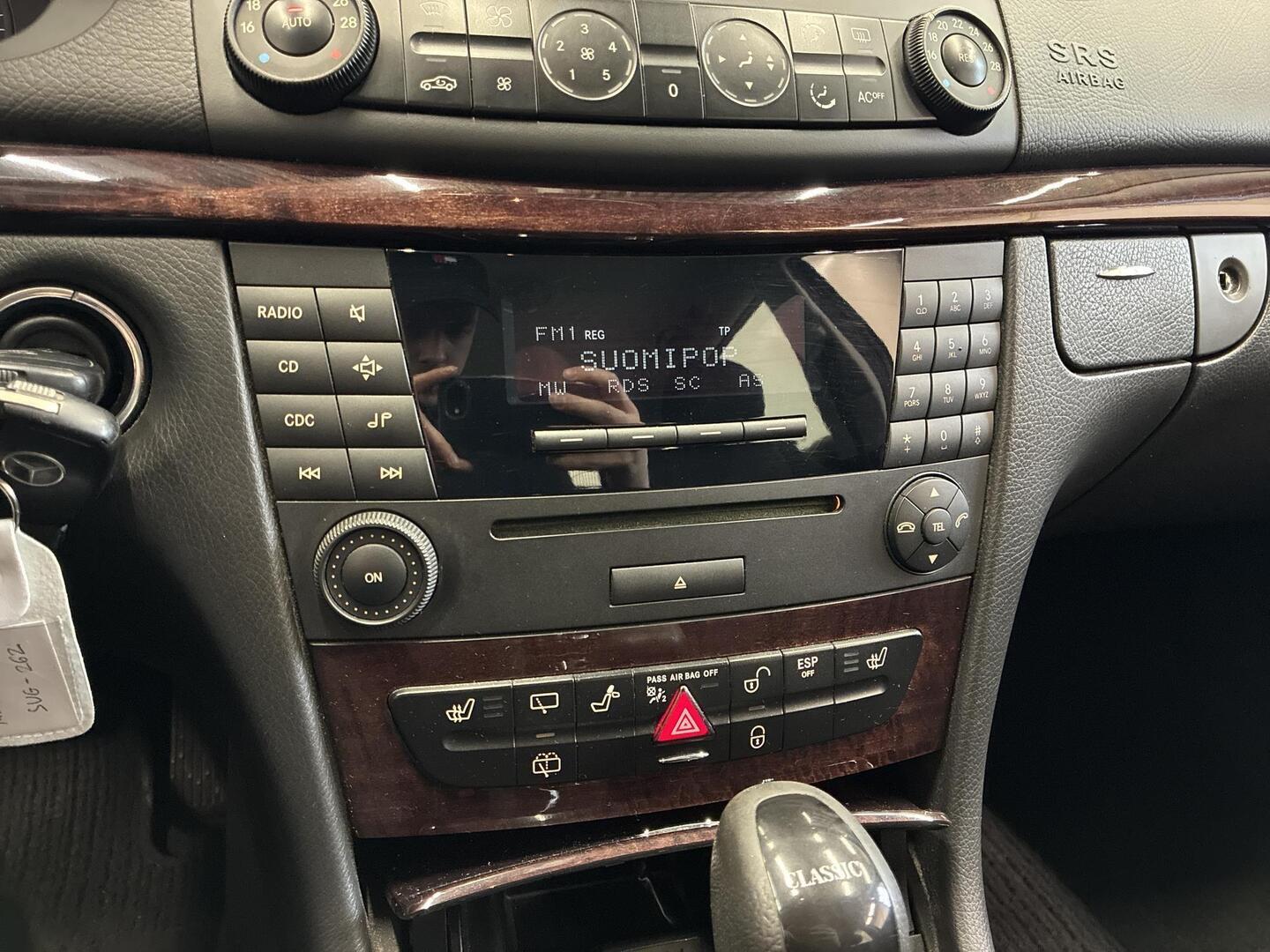 MERCEDES-BENZ E 2006