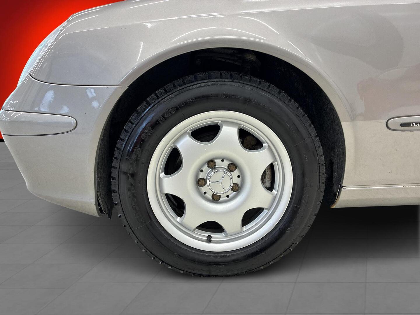 MERCEDES-BENZ E 2006