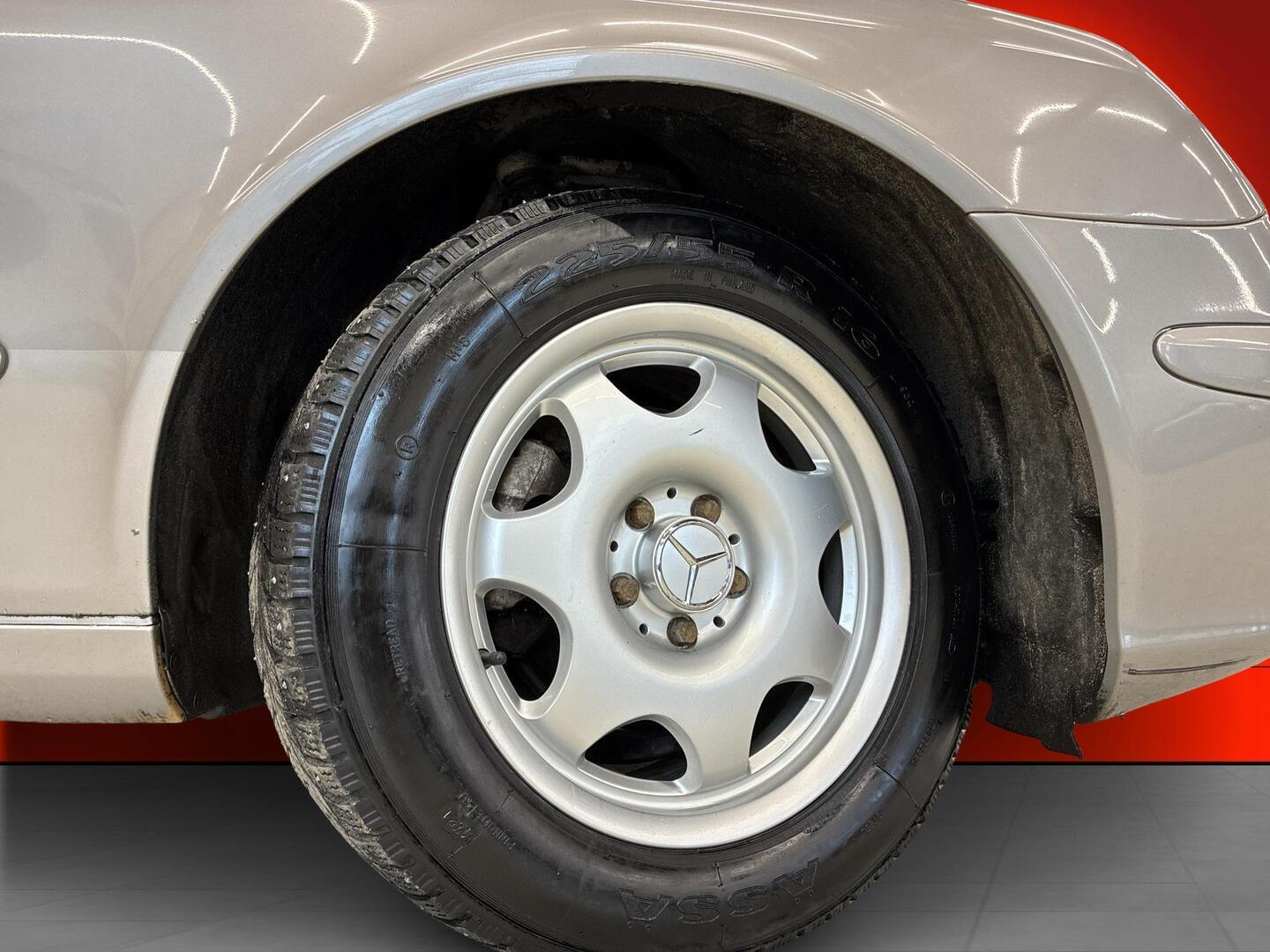 MERCEDES-BENZ E 2006