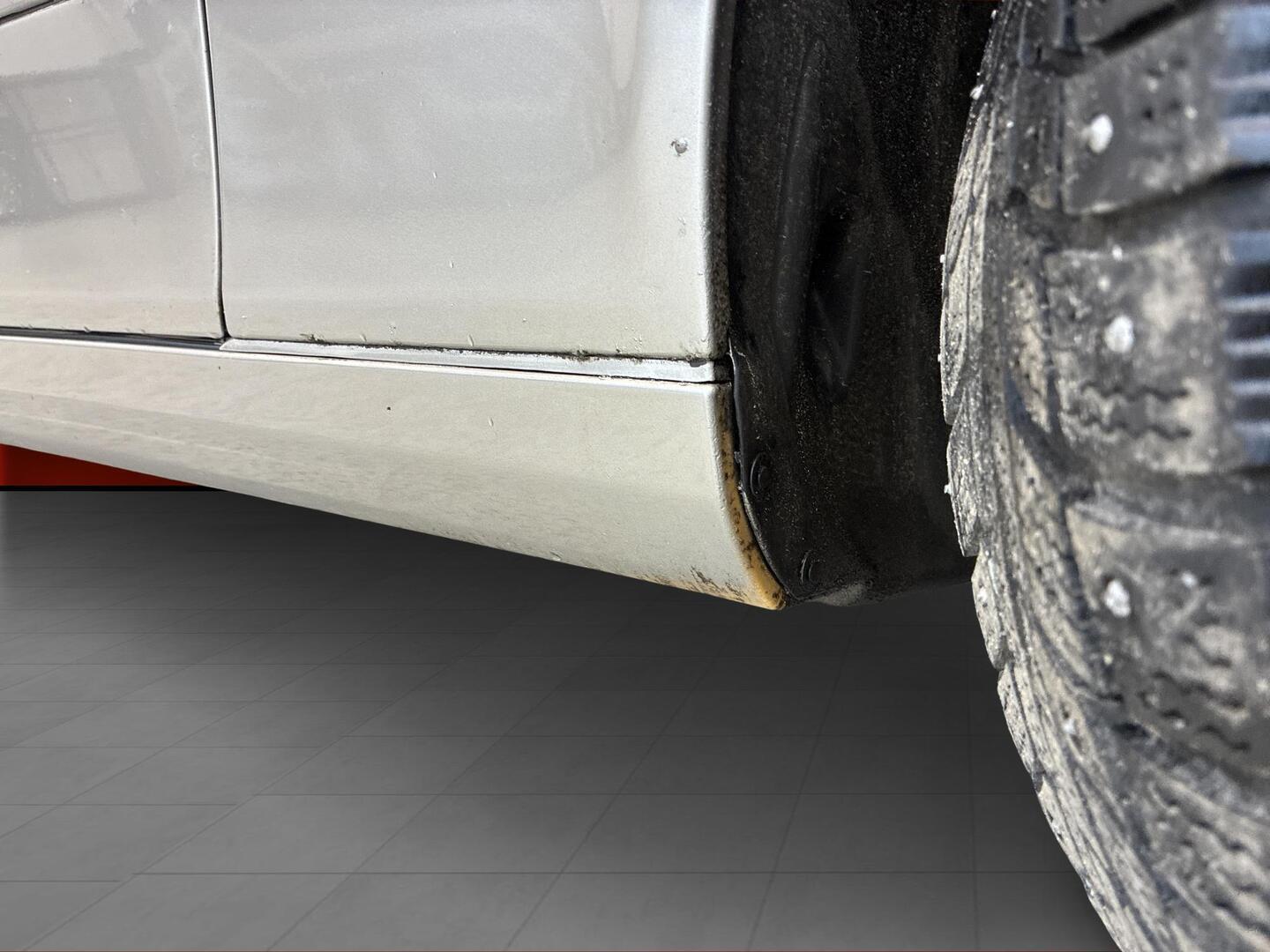 MERCEDES-BENZ E 2006