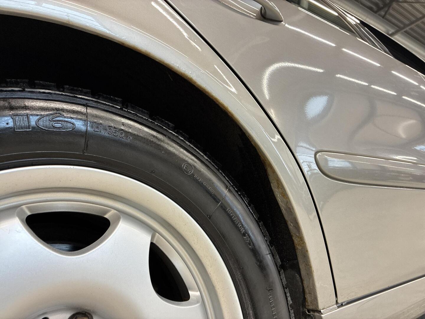 MERCEDES-BENZ E 2006