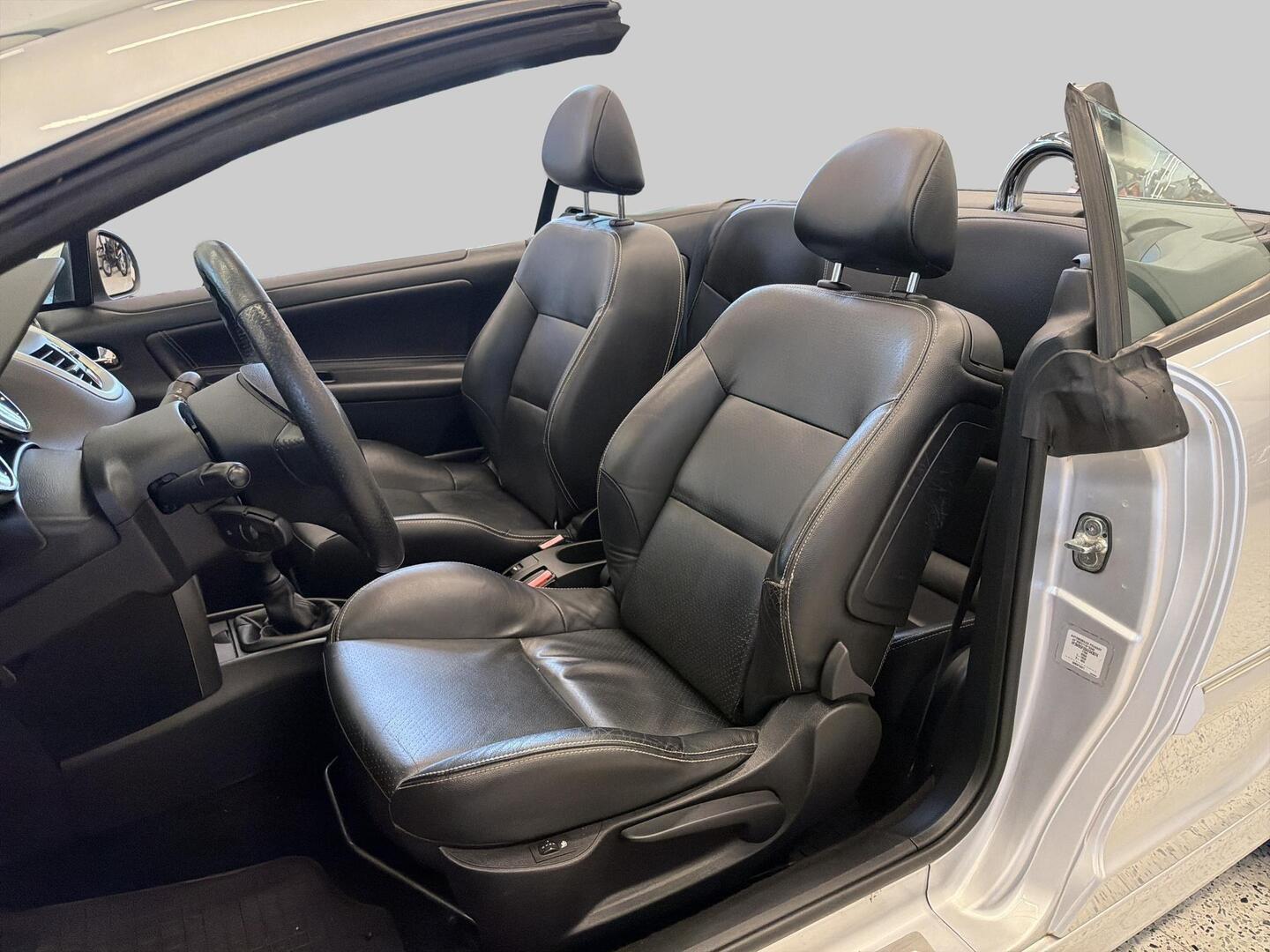 PEUGEOT 207 2010