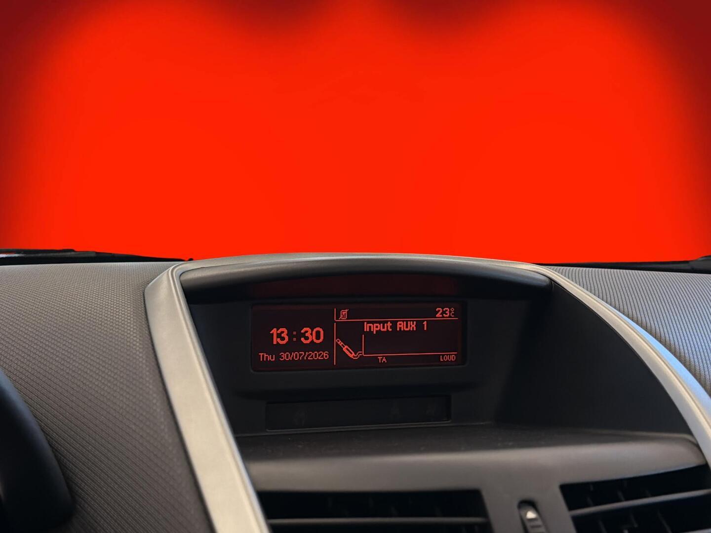 PEUGEOT 207 2010
