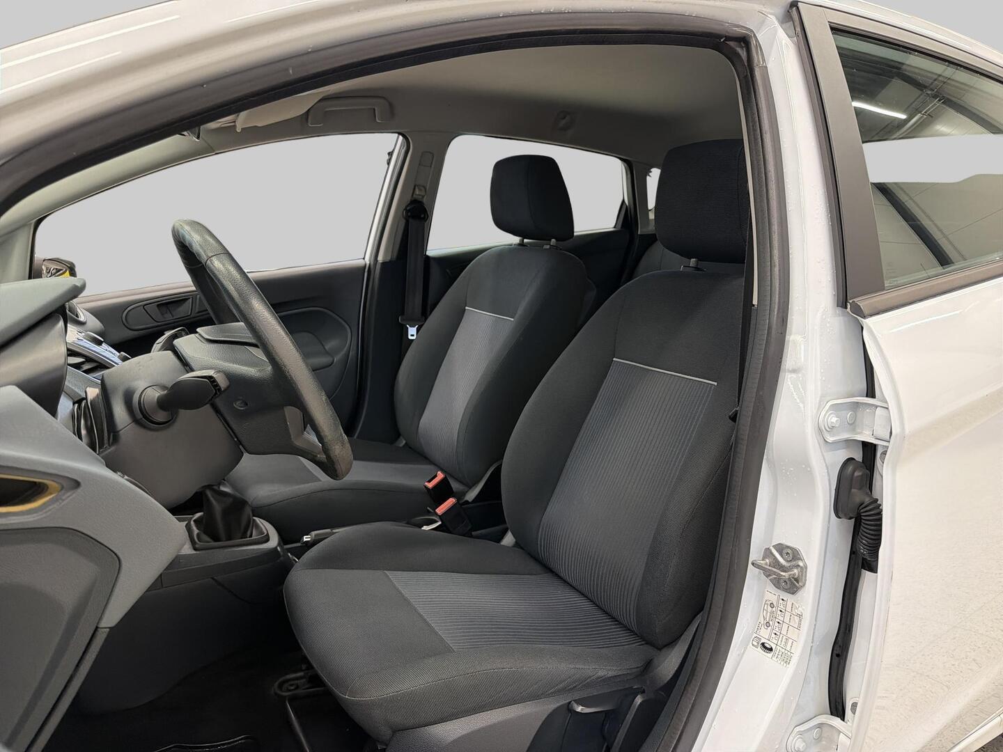 FORD Fiesta 2010