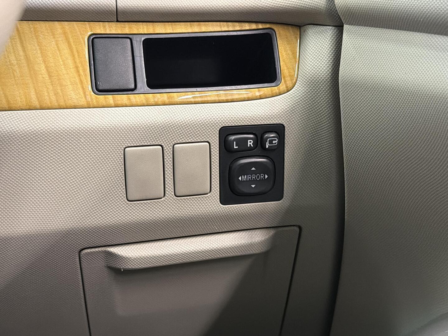 TOYOTA Estima 2007